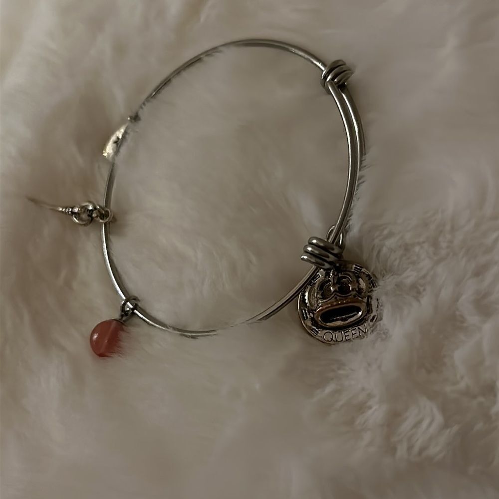 Unwritten Queen Crown Silver Bangle Bracelet!